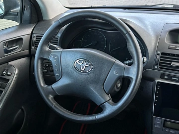 Toyota Avensis, 2003г, передний привод, автомат