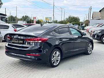Hyundai Elantra, 2018г, передний привод, автомат