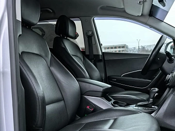 Hyundai Santa Fe, 2016г, полный привод, автомат