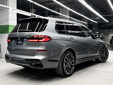 BMW X7, 2023г, полный привод, автомат