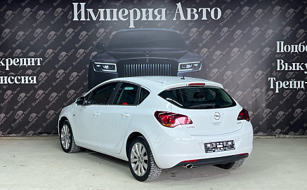 Opel Astra, 2011г, передний привод, автомат