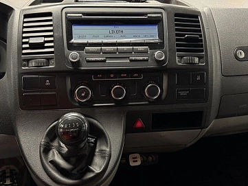 Volkswagen Caravelle, 2012г, передний привод, механика