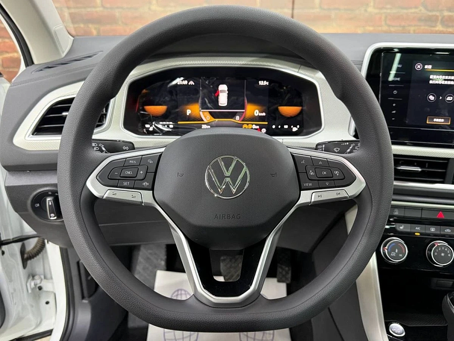 Volkswagen T-Roc, 2025г., передний привод, робот