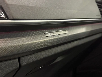 Audi , 2025г., полный привод, робот