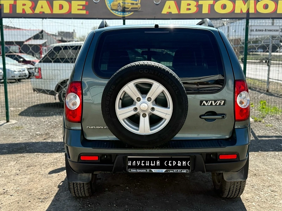 Chevrolet Niva, 2015г., полный привод, механика