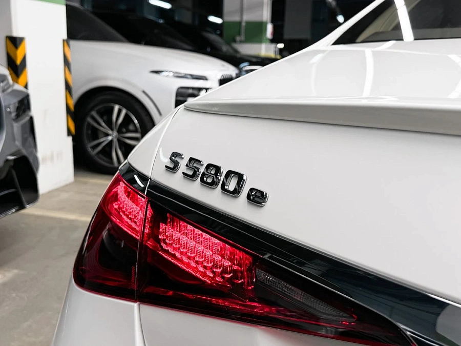 Mercedes-Benz S-Класс, 2023г., полный привод, автомат