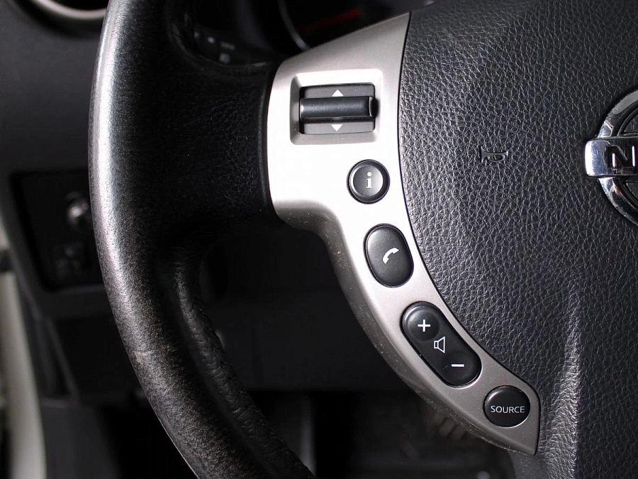 Nissan Qashqai, 2013г., передний привод, вариатор