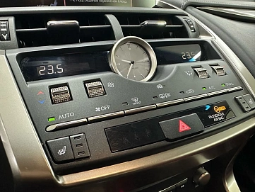 Lexus NX, 2017г, полный привод, вариатор