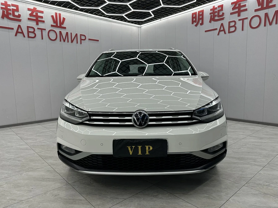 Volkswagen Touran, 2021г., передний привод, робот