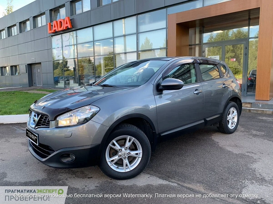 Nissan Qashqai, 2013г., передний привод, вариатор