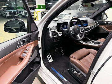 BMW X7, 2022г, полный привод, автомат