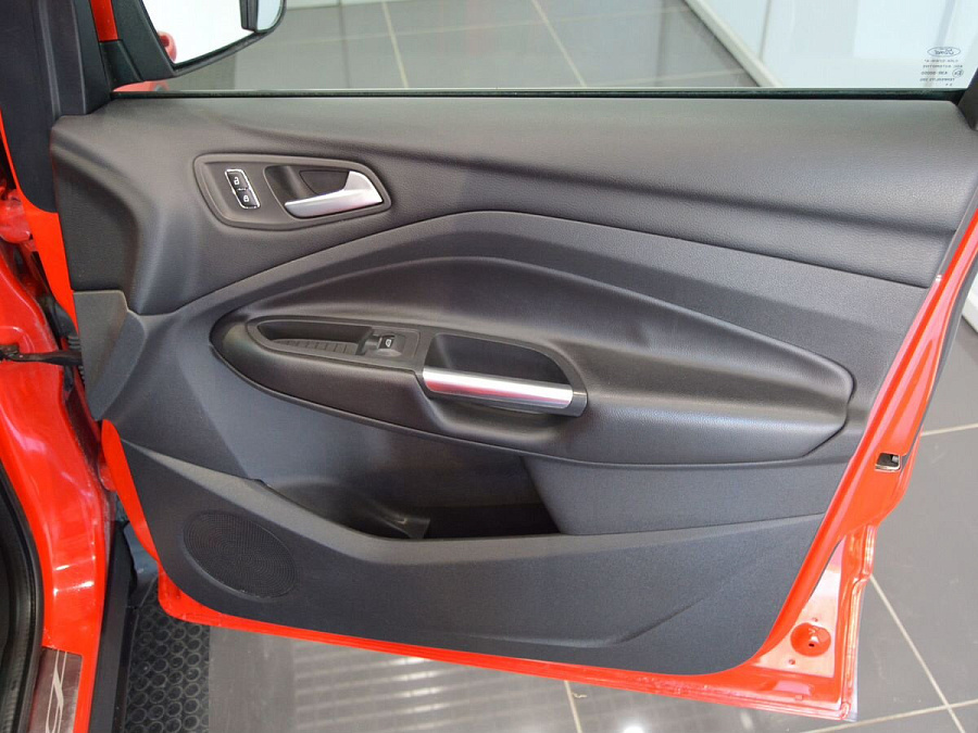 Ford Kuga, 2014г., передний привод, автомат