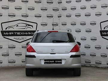 Peugeot 308, 2008г, передний привод, автомат