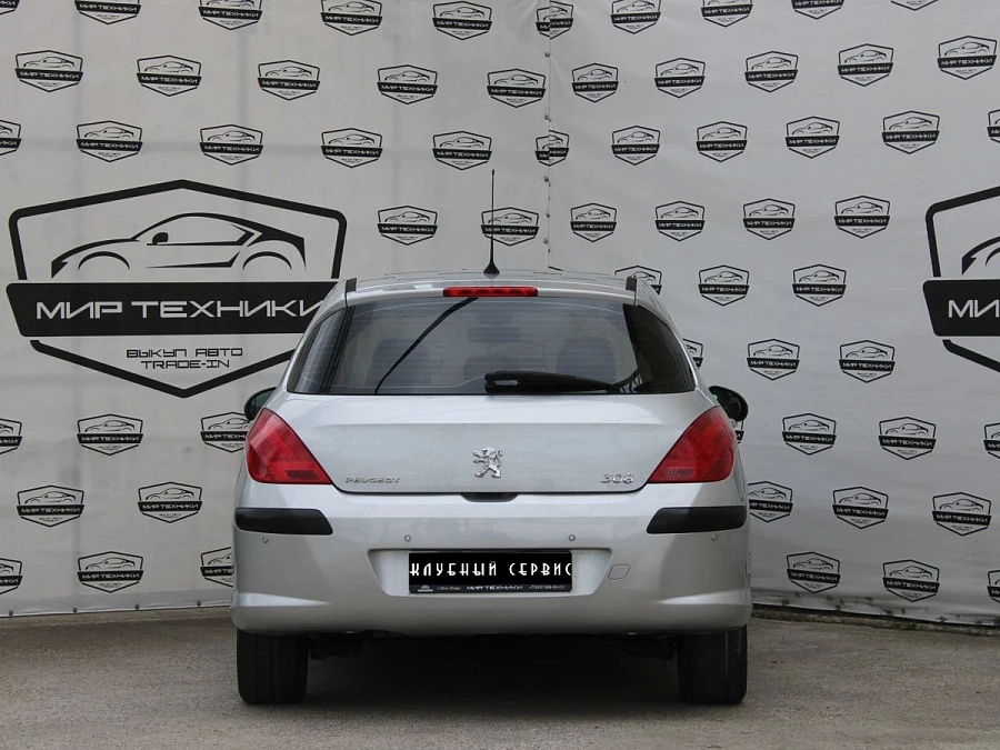 Peugeot 308, 2008г., передний привод, автомат