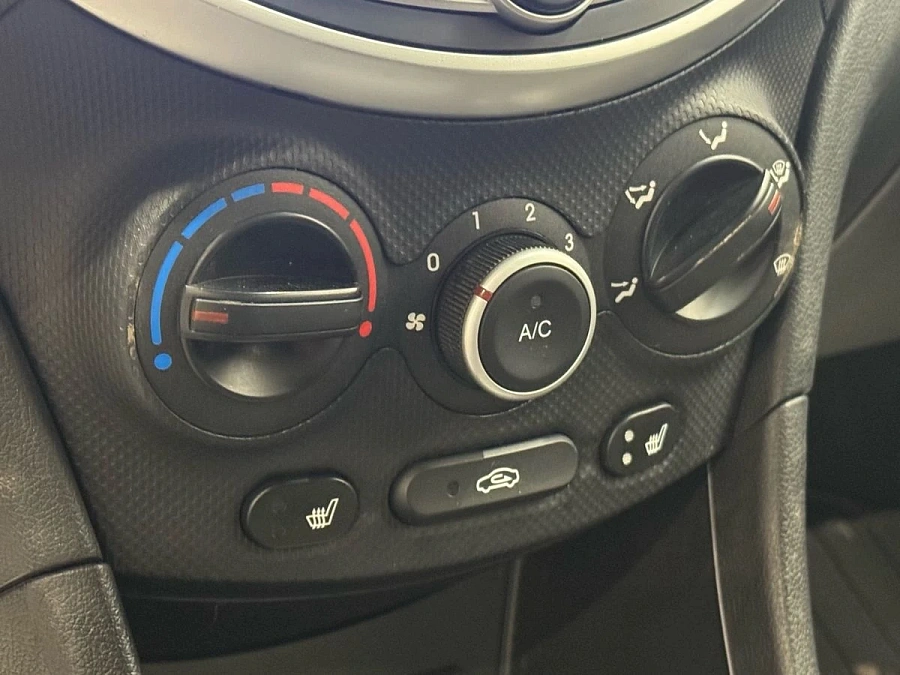 Hyundai Solaris, 2012г., передний привод, механика