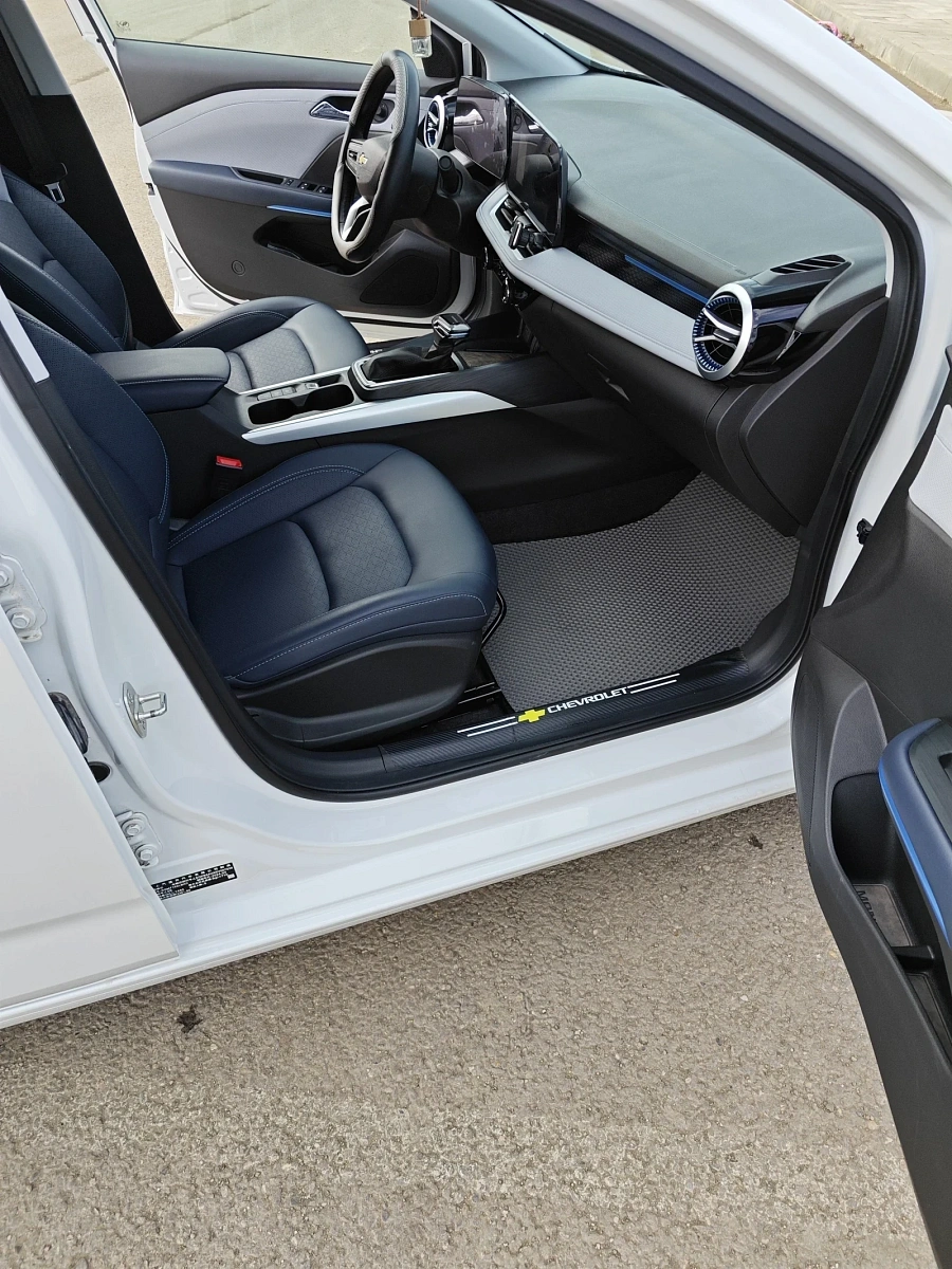 Chevrolet Monza, 2024г., передний привод, робот