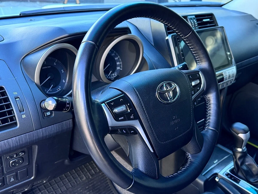 Toyota Land Cruiser Prado, 2010г., полный привод, автомат