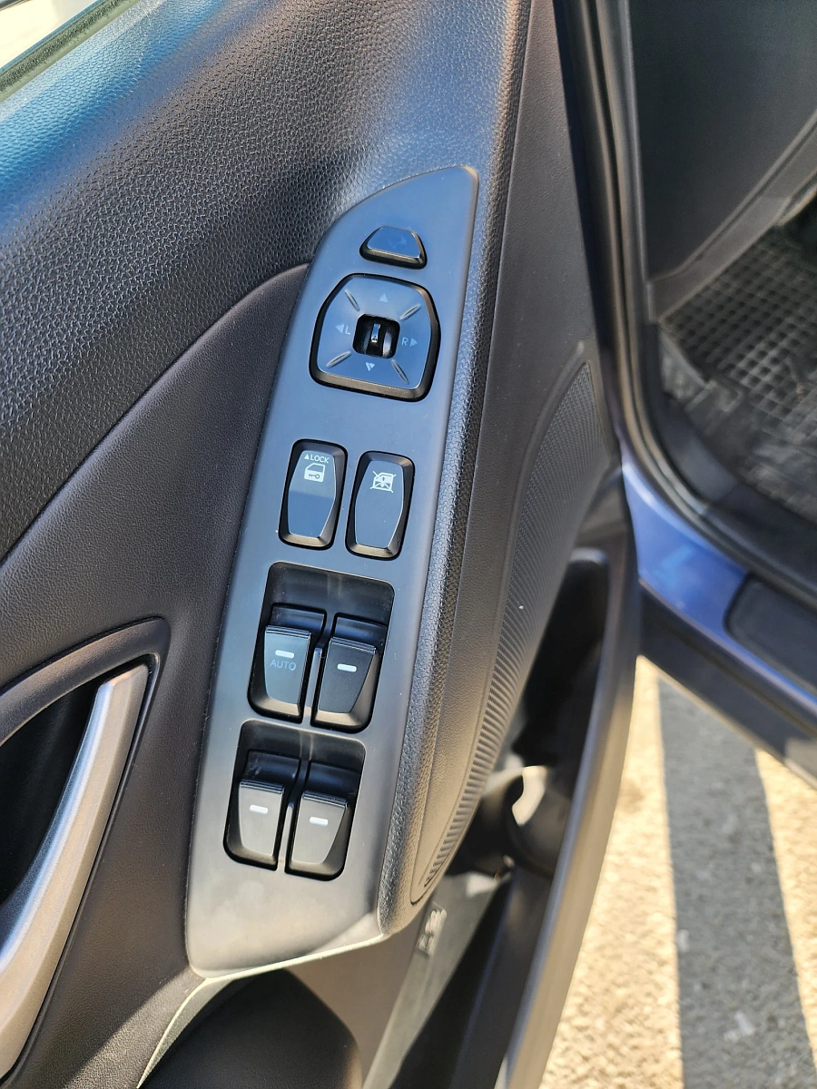 Hyundai ix35, 2012г., передний привод, автомат