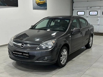 Opel Astra, 2011г, передний привод, механика