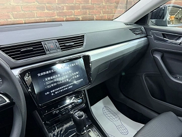 Skoda Superb, 2025г, передний привод, робот