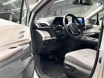 Toyota Sienna, 2021г., передний привод, автомат