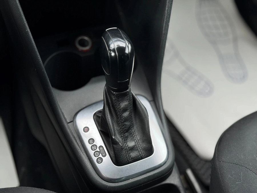 Volkswagen Polo, 2013г., передний привод, автомат