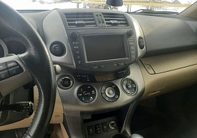 Toyota RAV4, 2010г, полный привод, вариатор