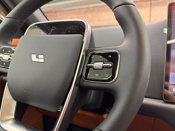 LiXiang L7, 2024г, полный привод, автомат