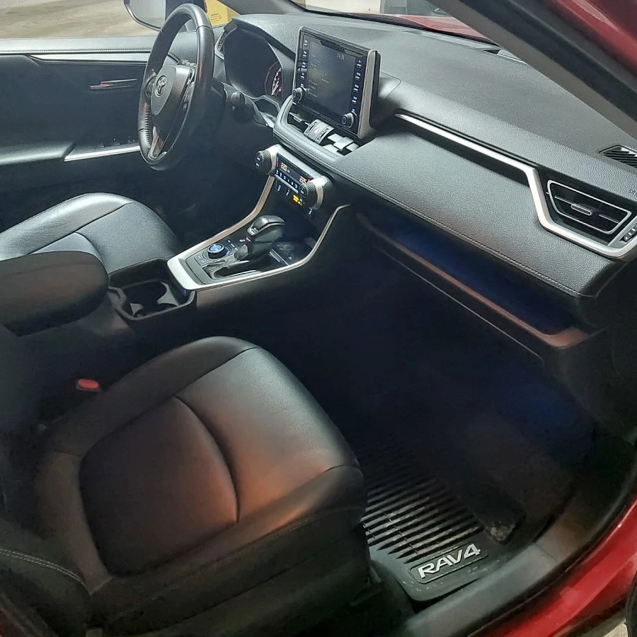 Toyota RAV4, 2021г., полный привод, автомат