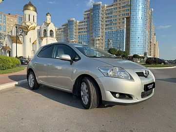 Toyota Auris, 2008г, передний привод, робот
