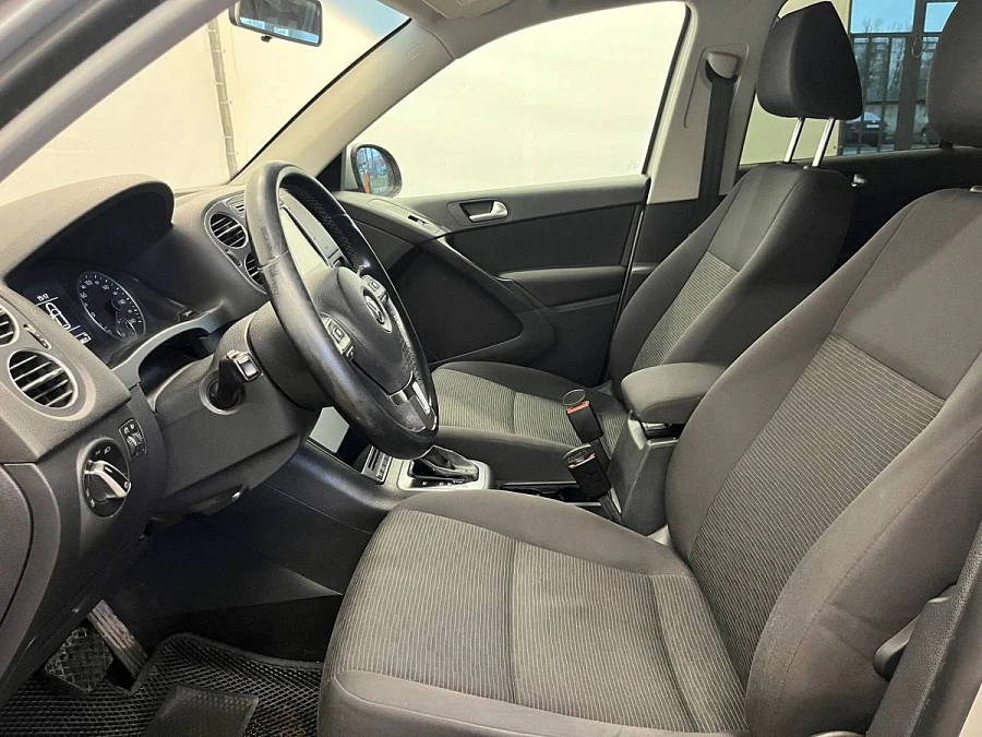 Volkswagen Tiguan, 2012г., полный привод, автомат
