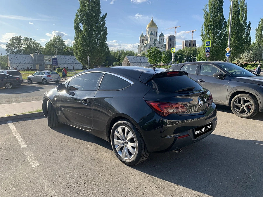 Opel Astra, 2014г., передний привод, автомат