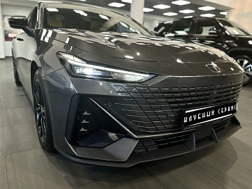 Changan UNI-V, 2023г, передний привод, робот