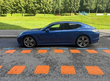 Porsche Panamera, 2011г, полный привод, робот