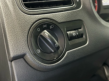 Volkswagen Polo, 2015г, передний привод, автомат