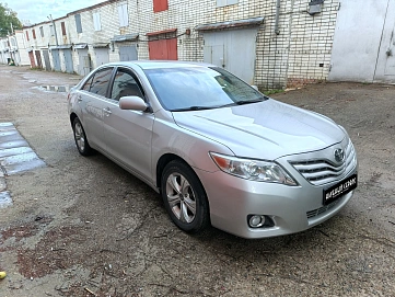 Toyota Camry, 2010г, передний привод, автомат