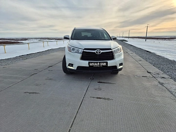 Toyota Highlander, 2014г, полный привод, автомат