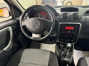 Renault Duster, 2012г, полный привод, механика