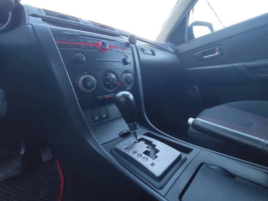 Mazda 3, 2006г., передний привод, автомат