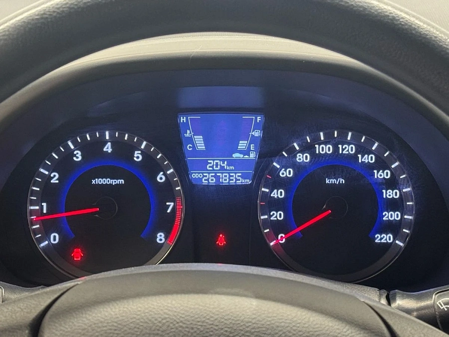 Hyundai Solaris, 2012г., передний привод, механика