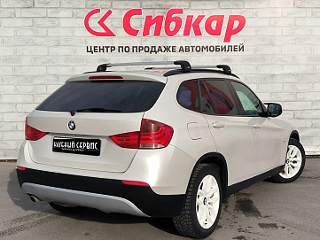 BMW X1, 2011г, задний привод, автомат