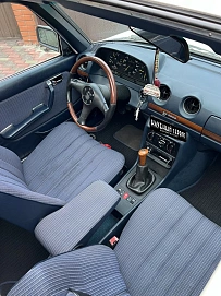 Mercedes-Benz W123, 1985г, задний привод, механика