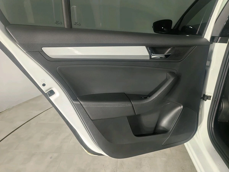 Skoda Rapid, 2021г., передний привод, робот