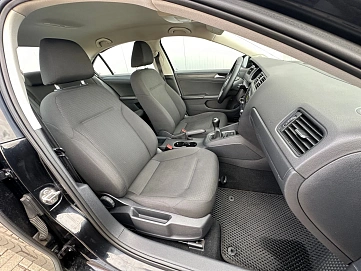 Volkswagen Jetta, 2015г, передний привод, механика