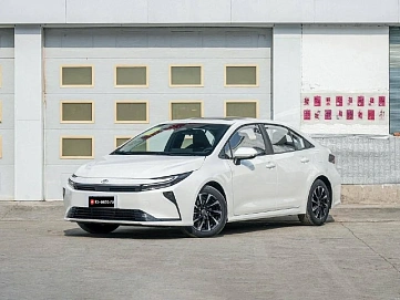 Toyota Corolla, 2025г, передний привод, вариатор