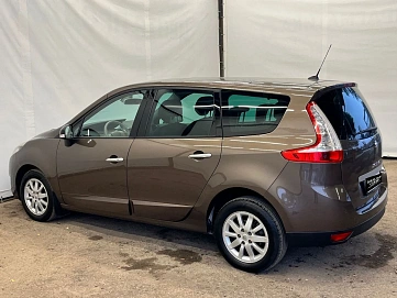 Renault , 2011г., передний привод, механика