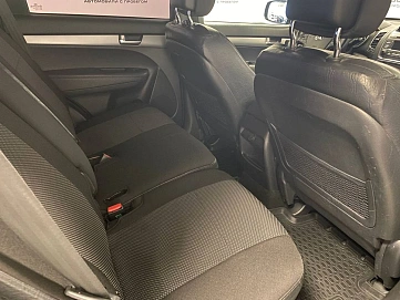 Kia Sorento, 2013г, передний привод, автомат