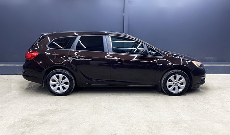 Opel Astra, 2014г, передний привод, автомат