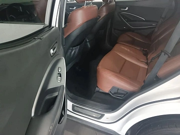 Hyundai Santa Fe, 2013г., передний привод, автомат