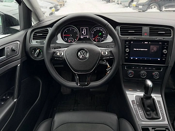 Volkswagen Golf, 2017г, передний привод, механика